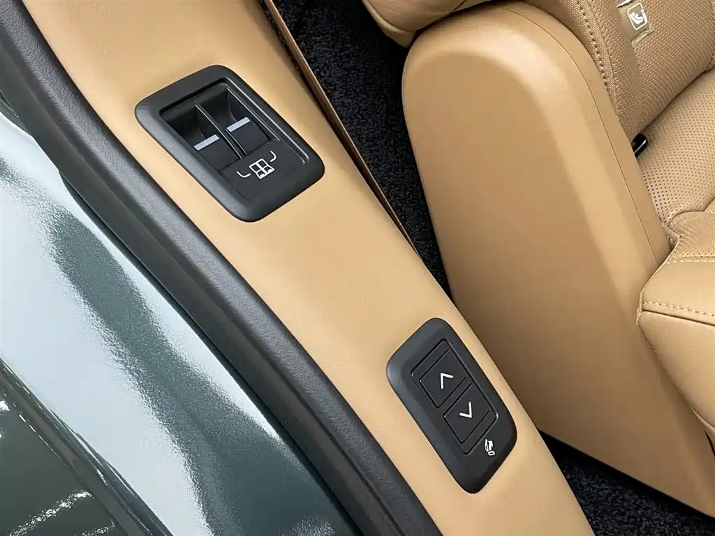 Land Rover Range Rover 2023 — фото 29