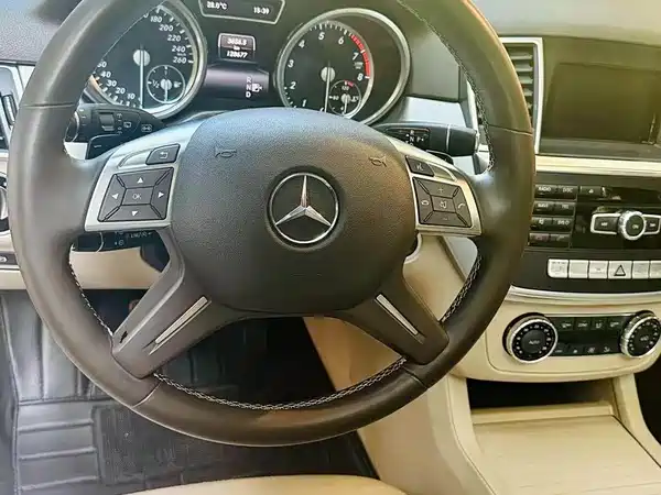 Mercedes-Benz M-Class 2015