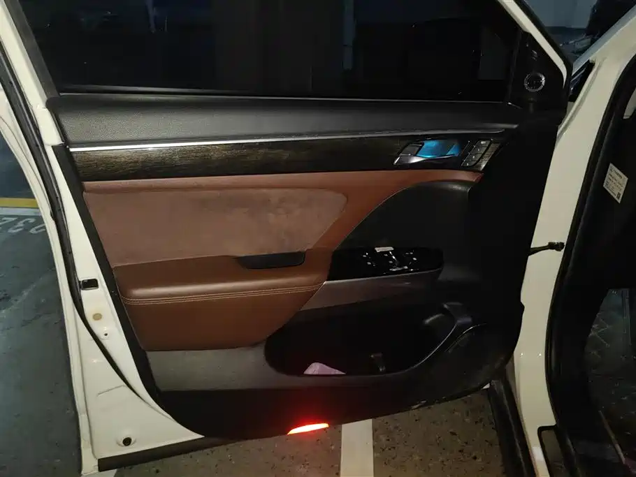 GAC Motor Trumpchi GS8 2017