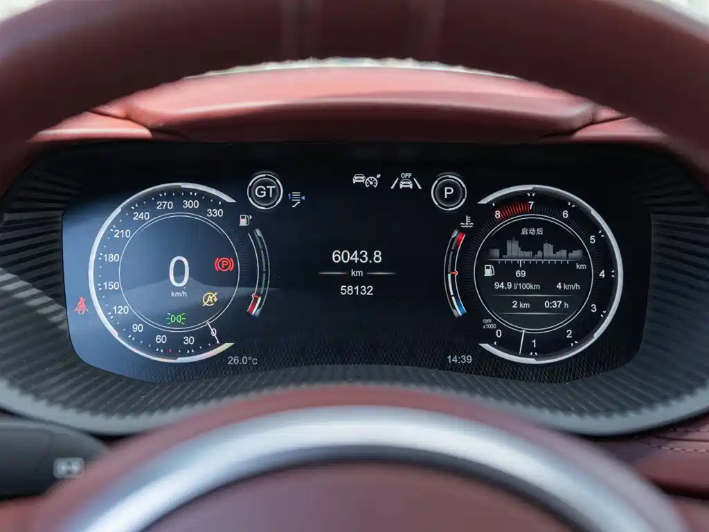 Aston Martin DBX 2020 — фото 13