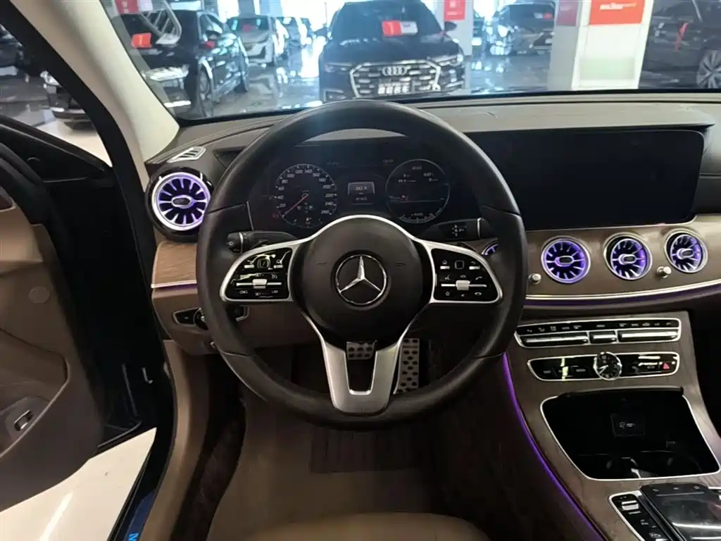 Mercedes-Benz E-Class 2019 — фото 11