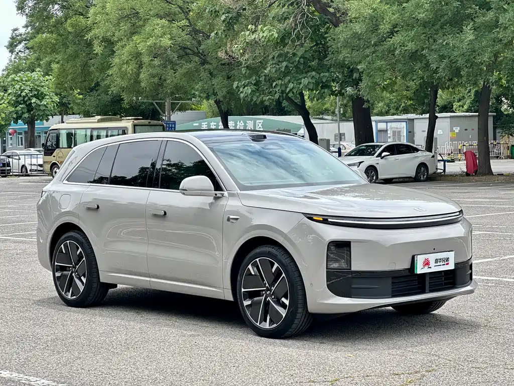 Li Auto Li L6 2025