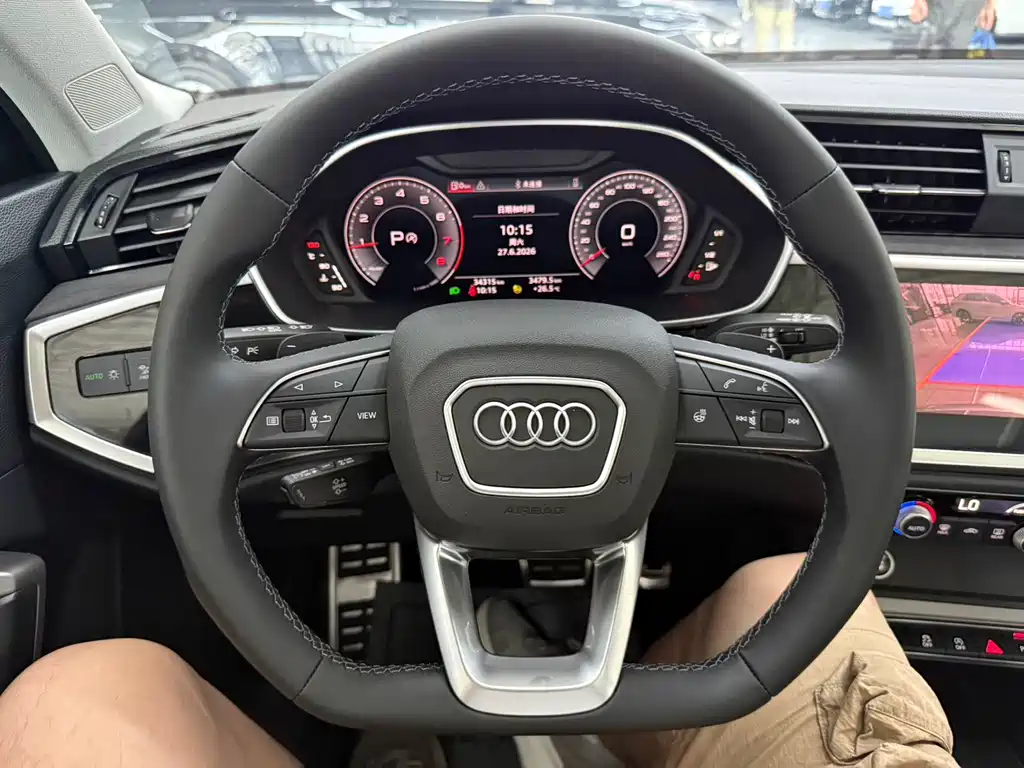 Audi Q3 2022 — фото 14