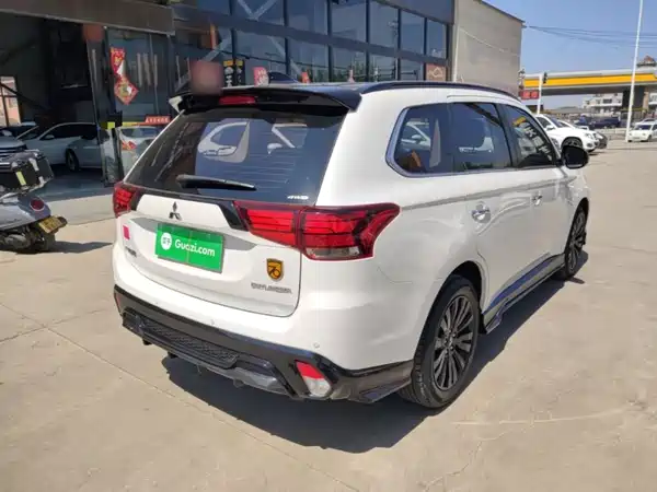 Mitsubishi Outlander 2021