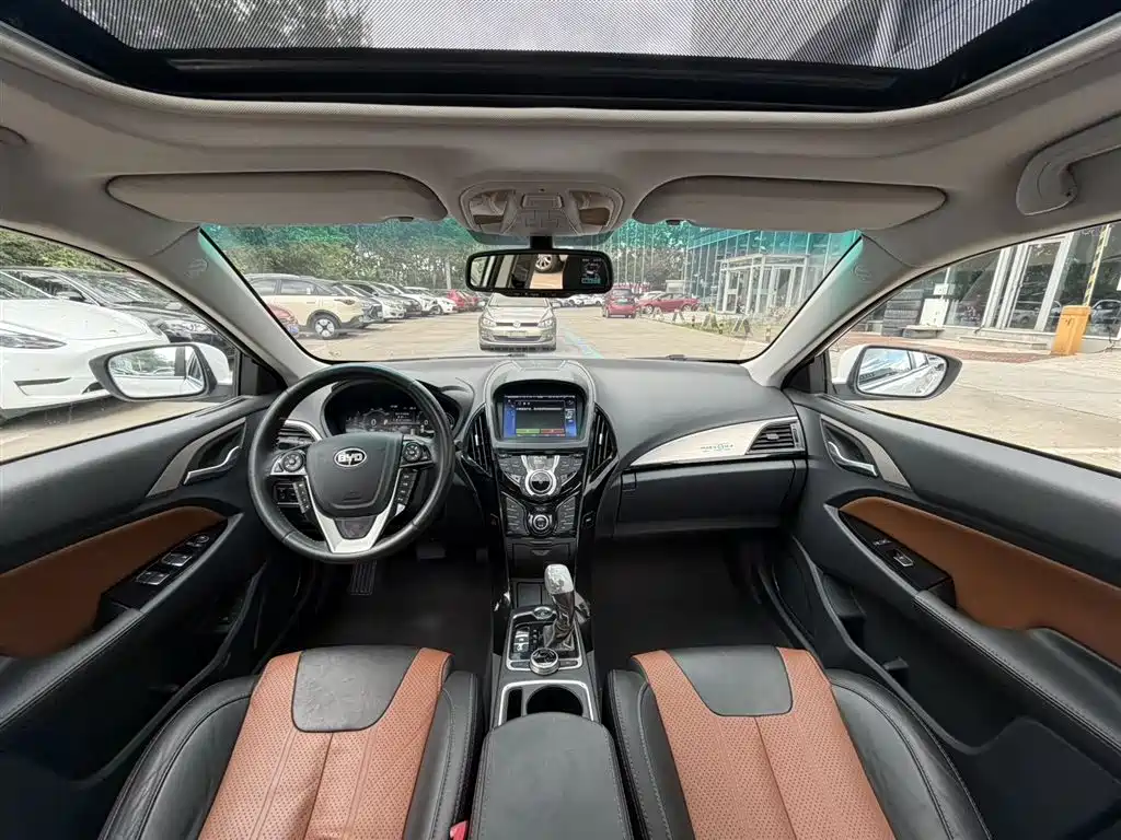 BYD Qin NEV 2015 — фото 7