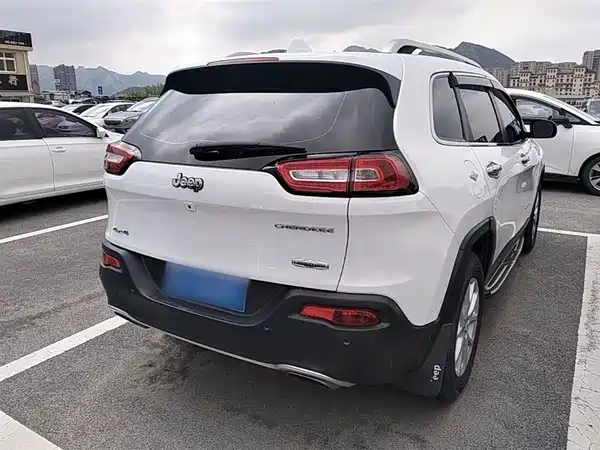 Jeep Cherokee 2016