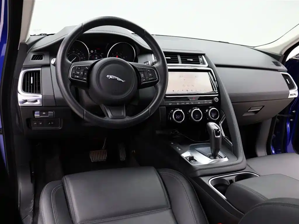 Jaguar E-PACE 2021 — фото 8