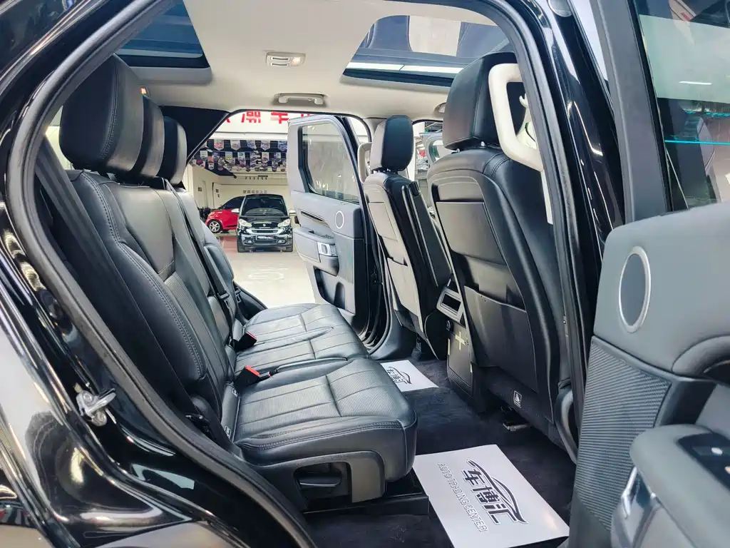 Land Rover Discovery 2019 — фото 10