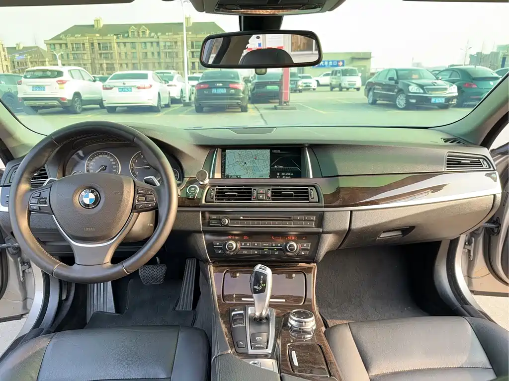 BMW 5 Series 2014 — фото 9