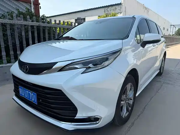 Toyota Sienna 2024