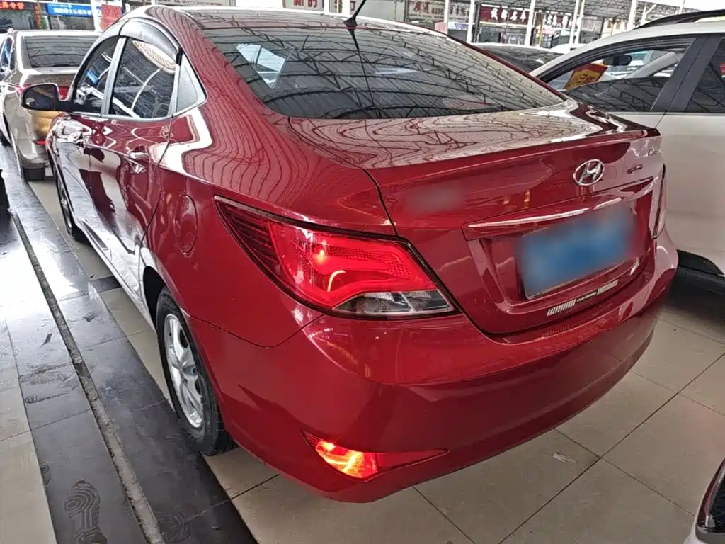 Hyundai Verna 2015 — фото 5