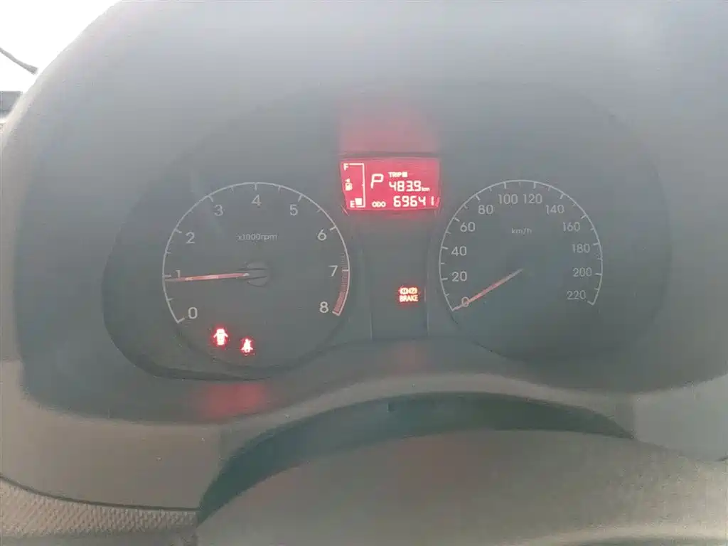 Hyundai Verna 2015 — фото 12