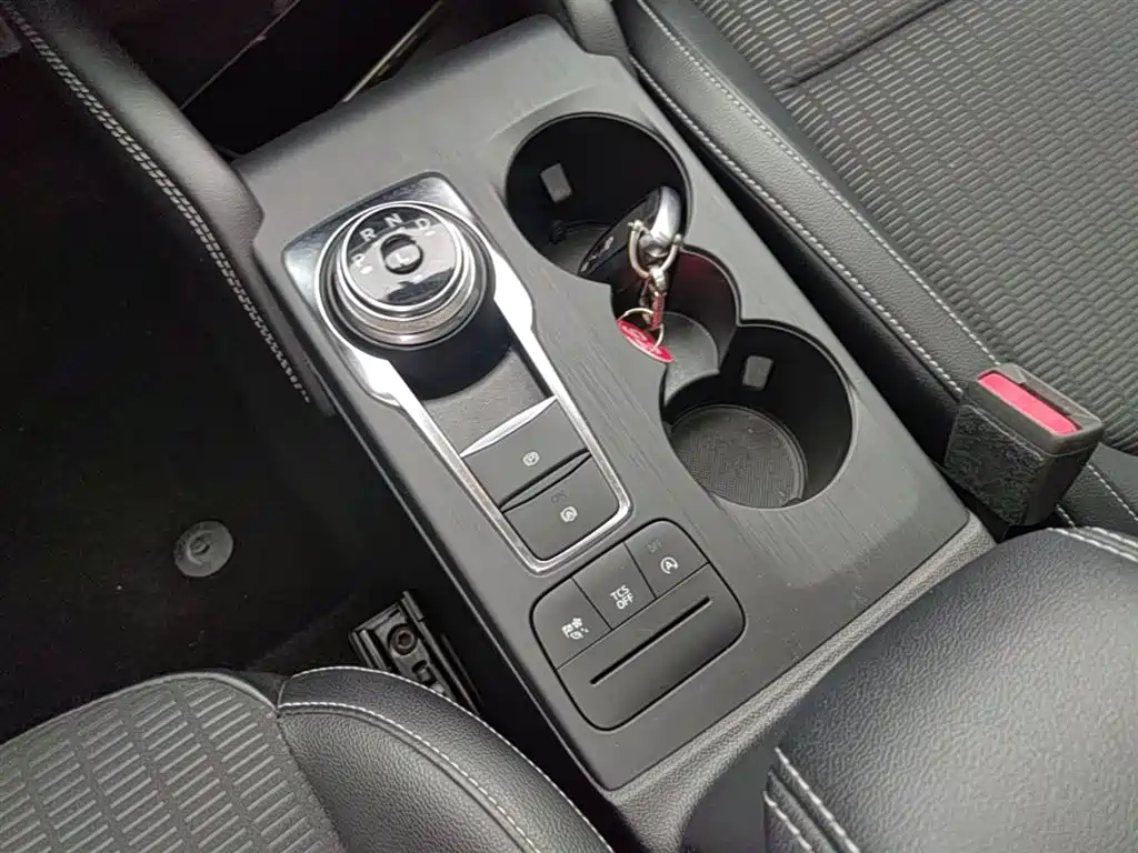 Ford Focus 2021 — фото 14