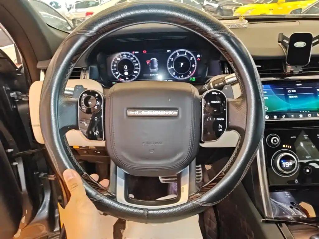 Land Rover Discovery Sport 2020 — фото 11