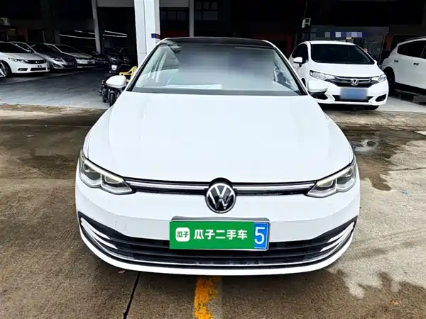 Volkswagen Golf 2021