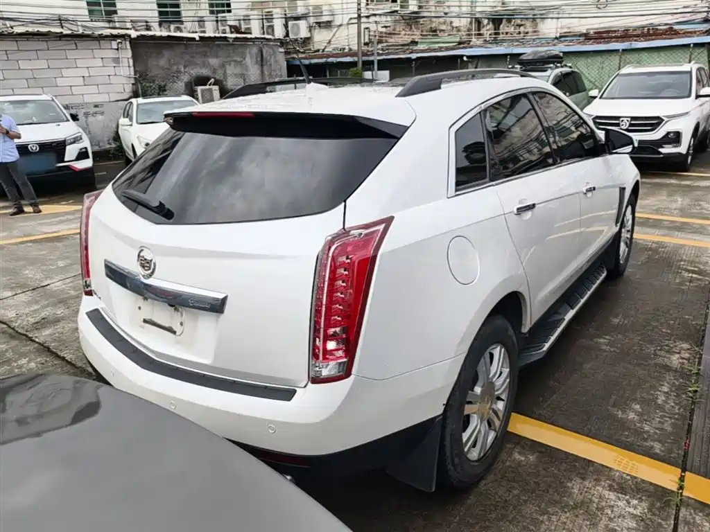 Cadillac SRX 2015 — фото 7