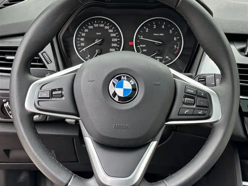 BMW 2 Series Active Tourer 2016 — фото 14