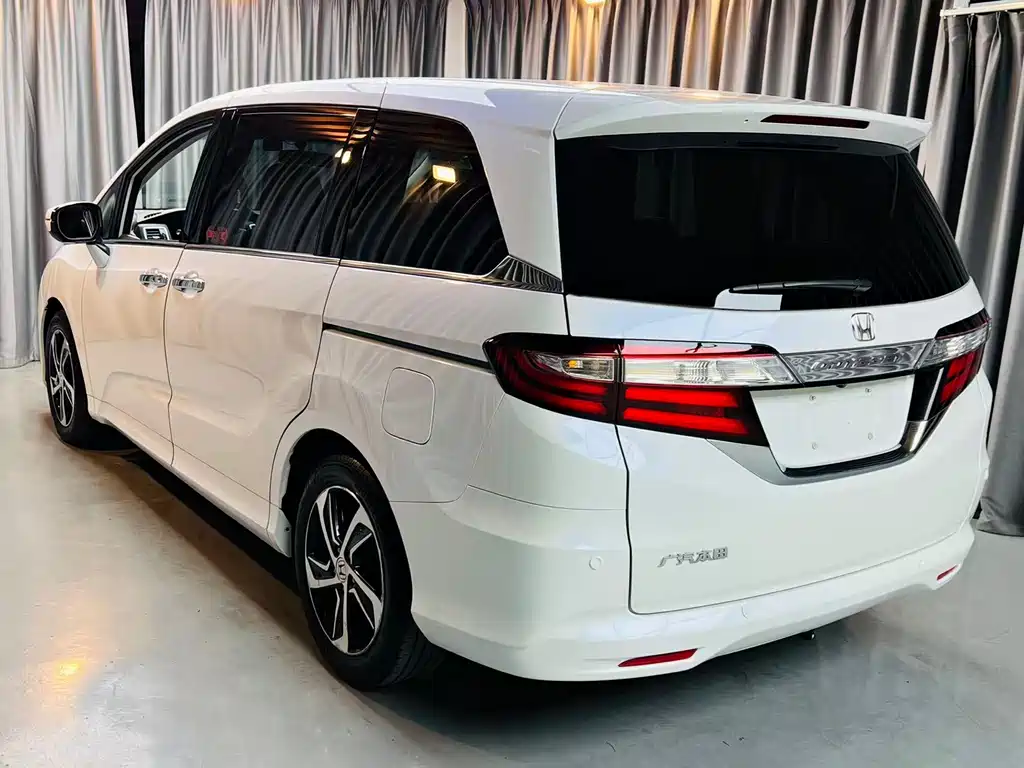 Honda Odyssey 2015 — фото 16