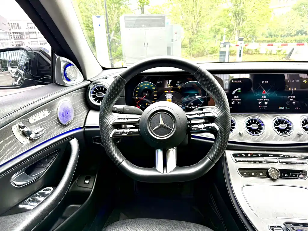 Mercedes-Benz E-Class 2022 — фото 10