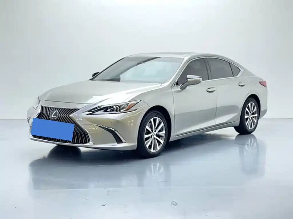 Lexus ES 2019