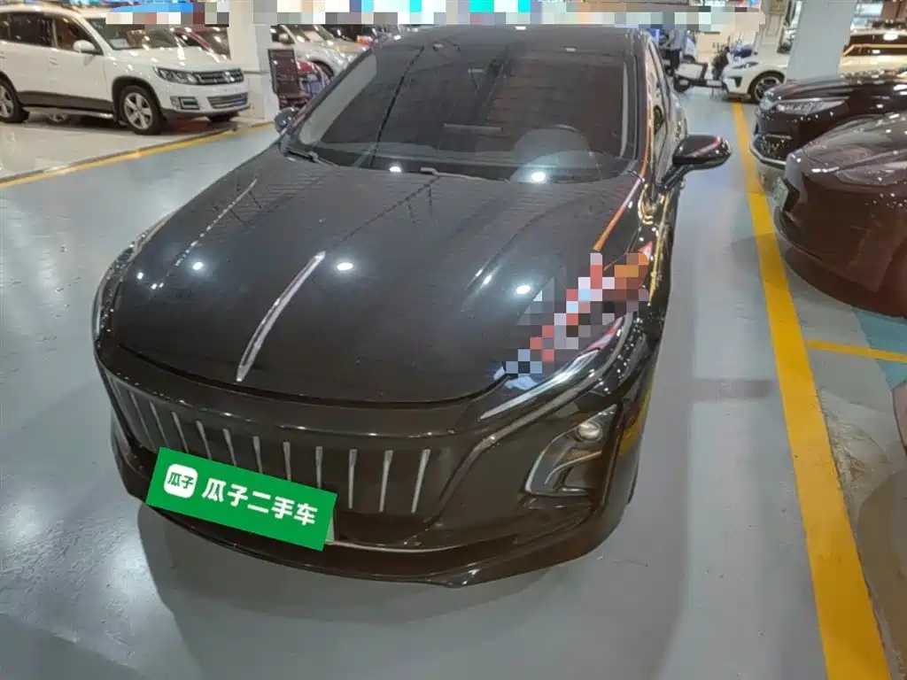 Hongqi E-QM5 2025