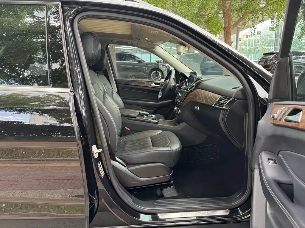 Mercedes-Benz GLE 2017 — фото 17