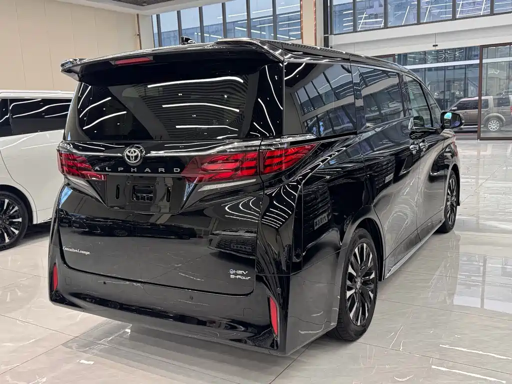 Toyota Alphard 2024 — фото 8