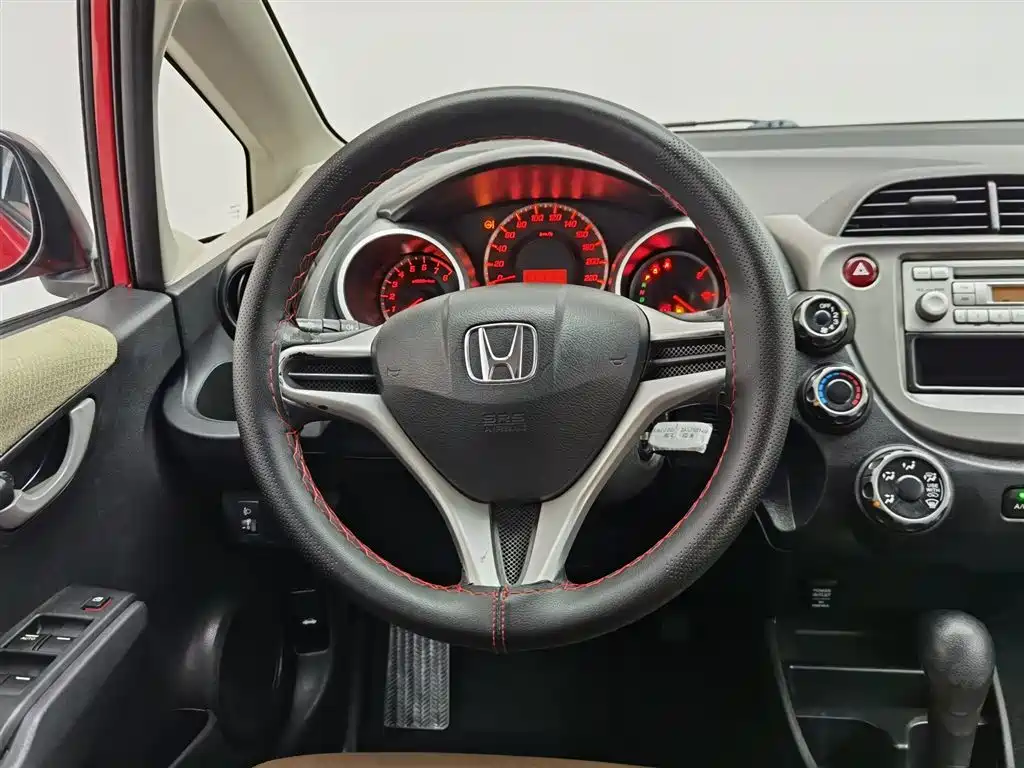 Honda Fit 2011 — фото 11