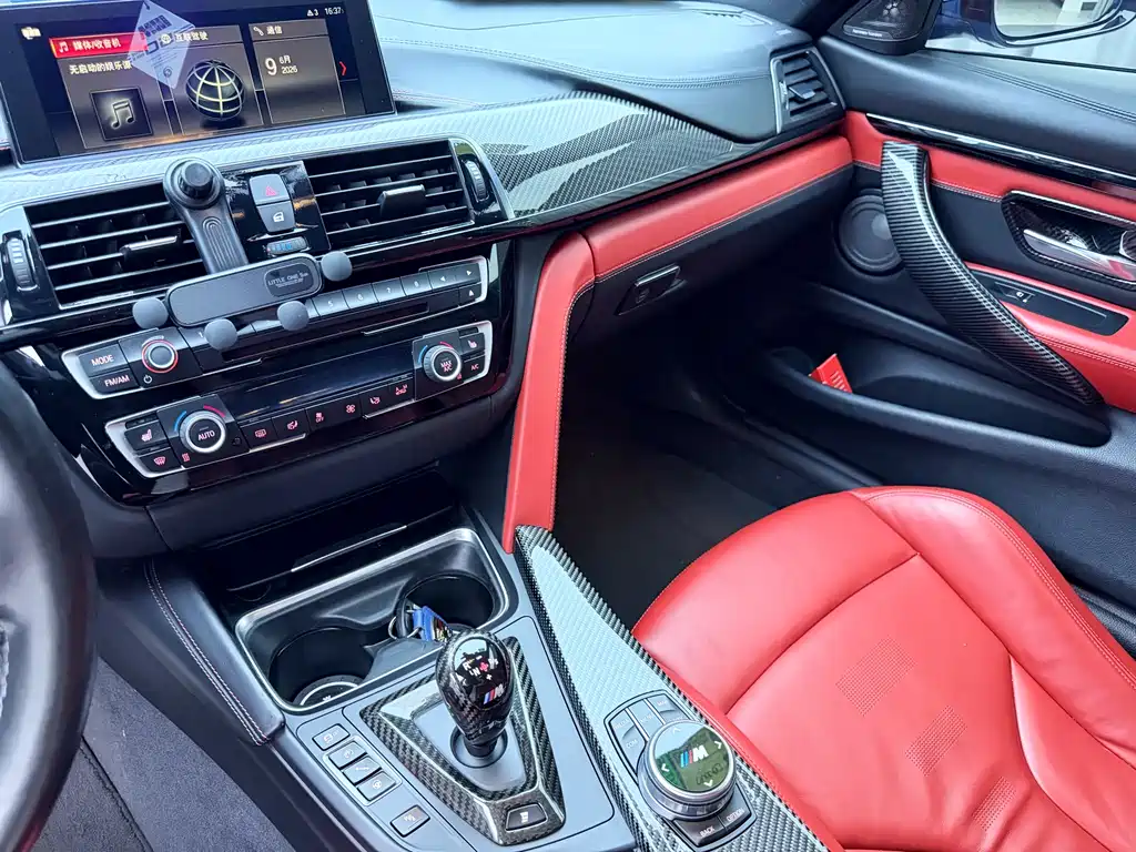 BMW M4 2018 — фото 18