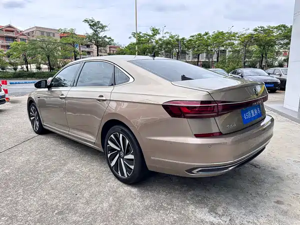 Volkswagen Passat 2023