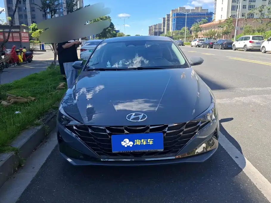 Hyundai Elantra 2022