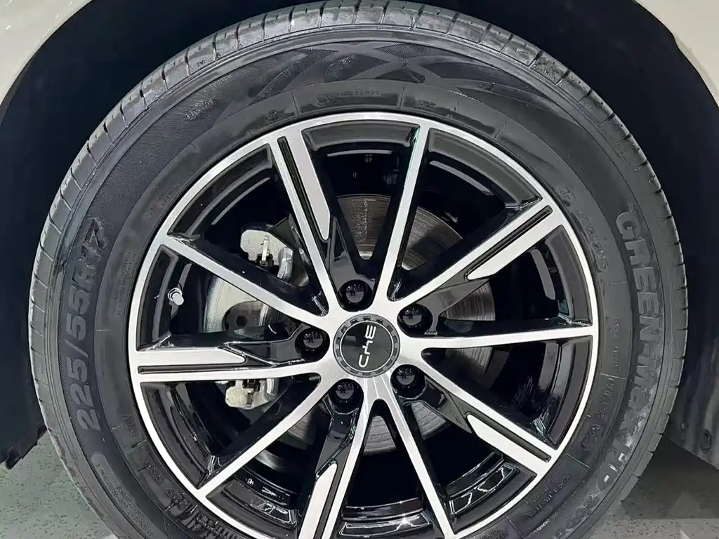 BYD Seal 06 2025 — фото 13