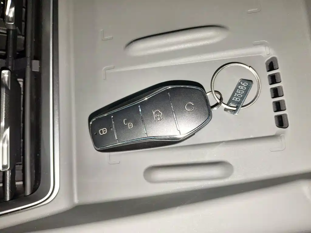 BYD Qin L 2025 — фото 18