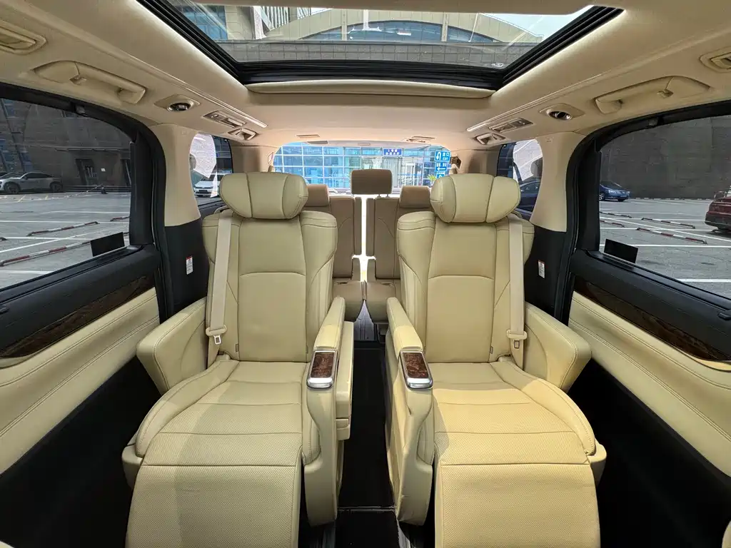 Toyota Alphard 2021 — фото 14