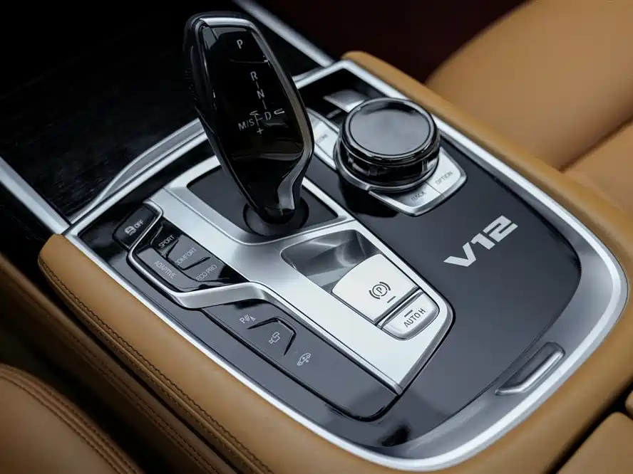 BMW 7 Series 2018 — фото 20