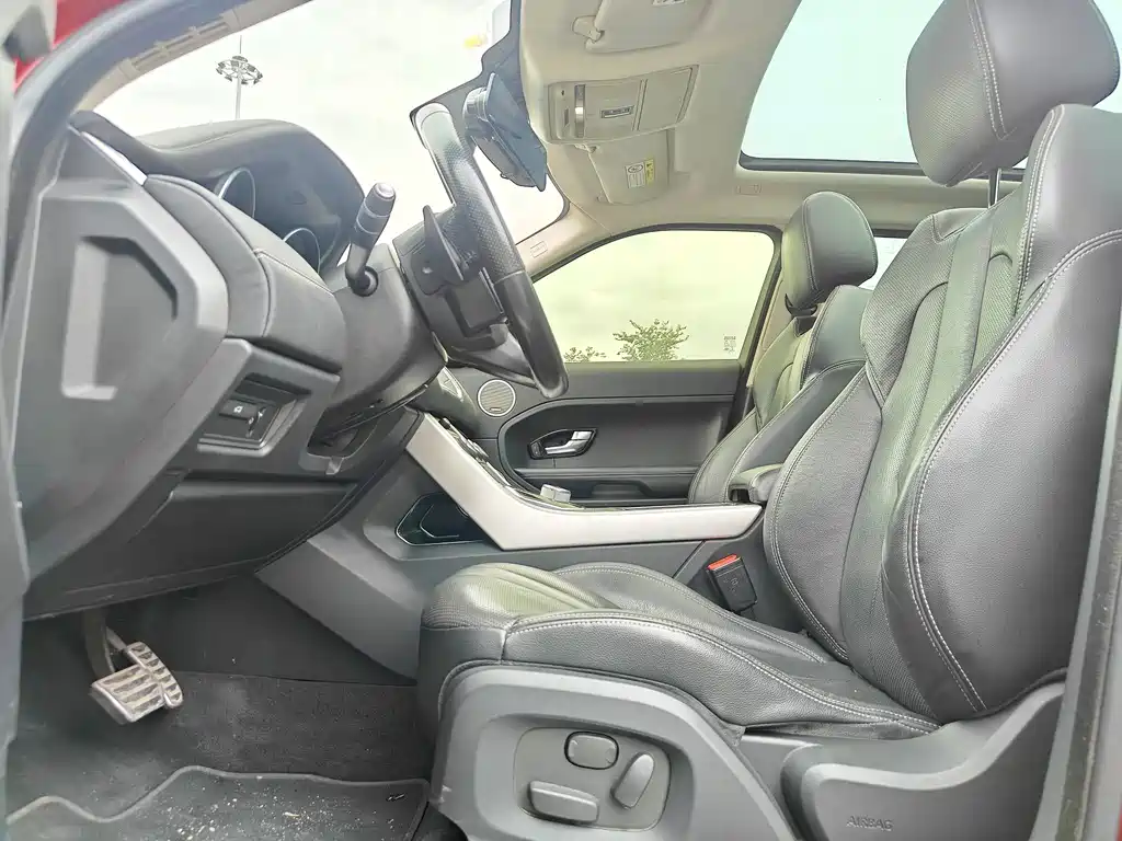 Land Rover Evoque 2015 — фото 14