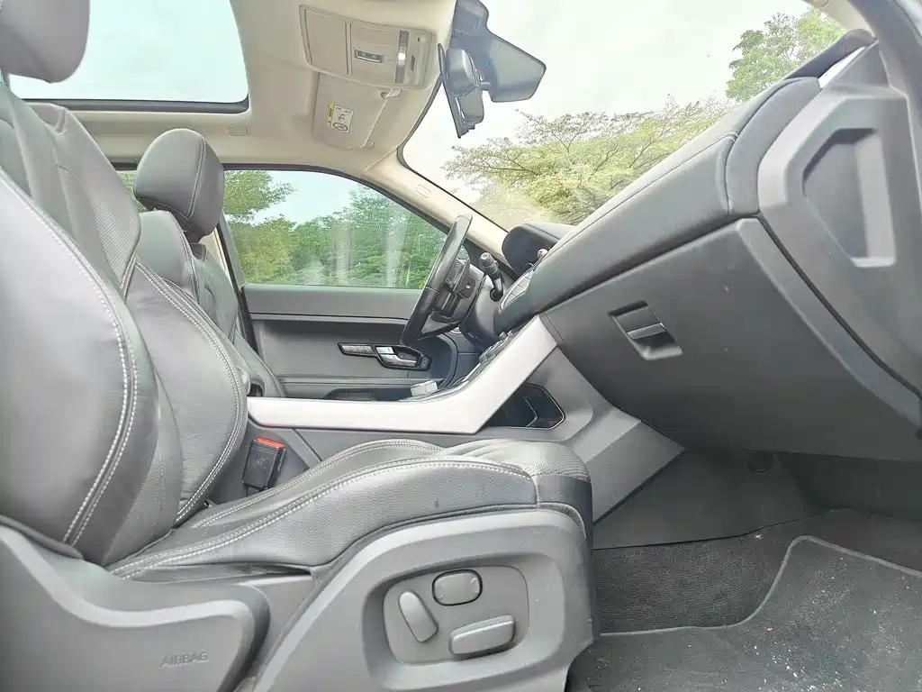 Land Rover Evoque 2015 — фото 15