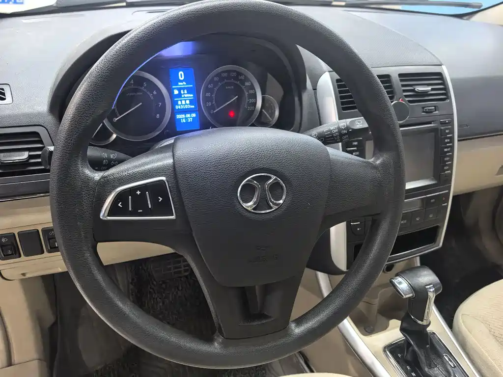 BAIC E-Series 2013 — фото 11