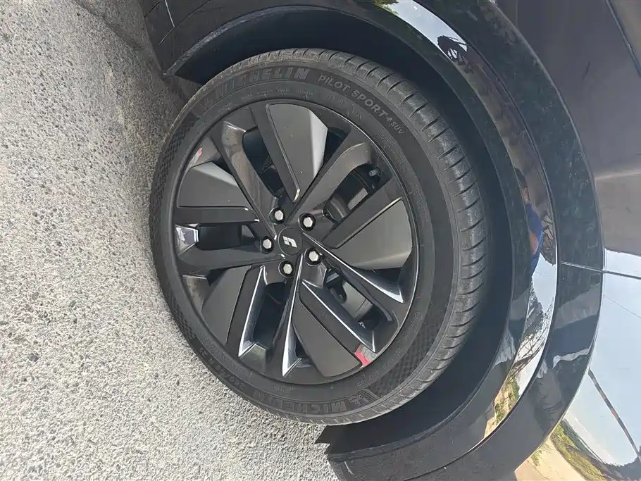Li Auto Li L7 2025