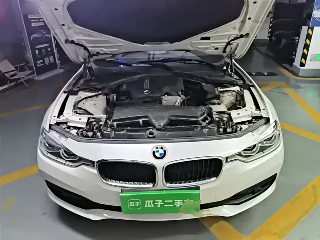 BMW 3 Series 2016 — фото 20