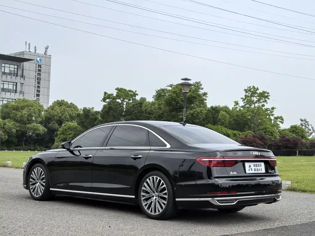 Audi A8 2019 — фото 18