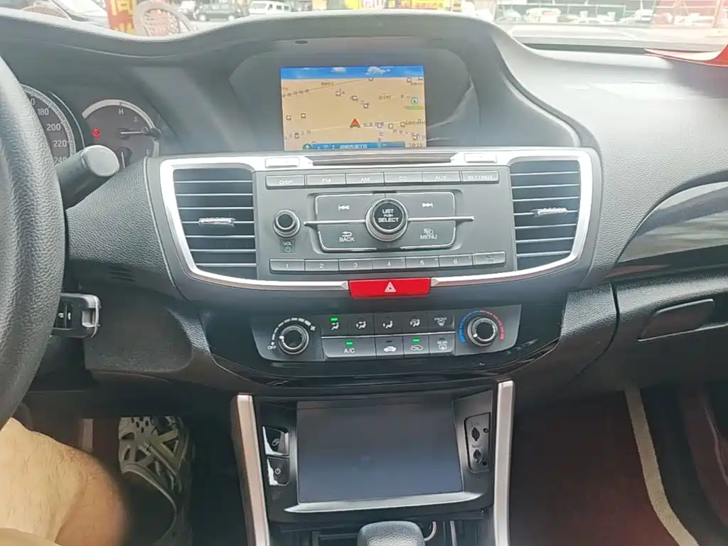 Honda Accord 2016 — фото 13