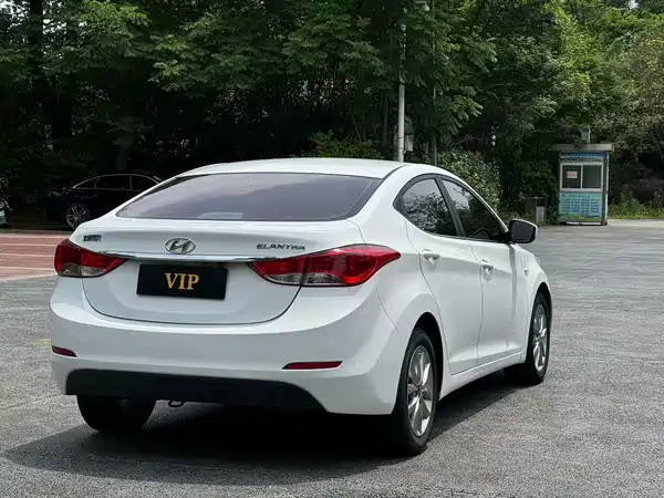 Hyundai Elantra Langdong 2015
