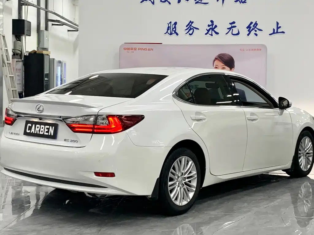 Lexus ES 2017 — фото 9