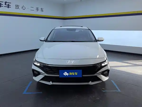 Hyundai Elantra 2024