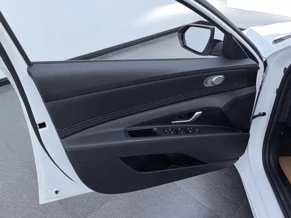 Hyundai Elantra 2024