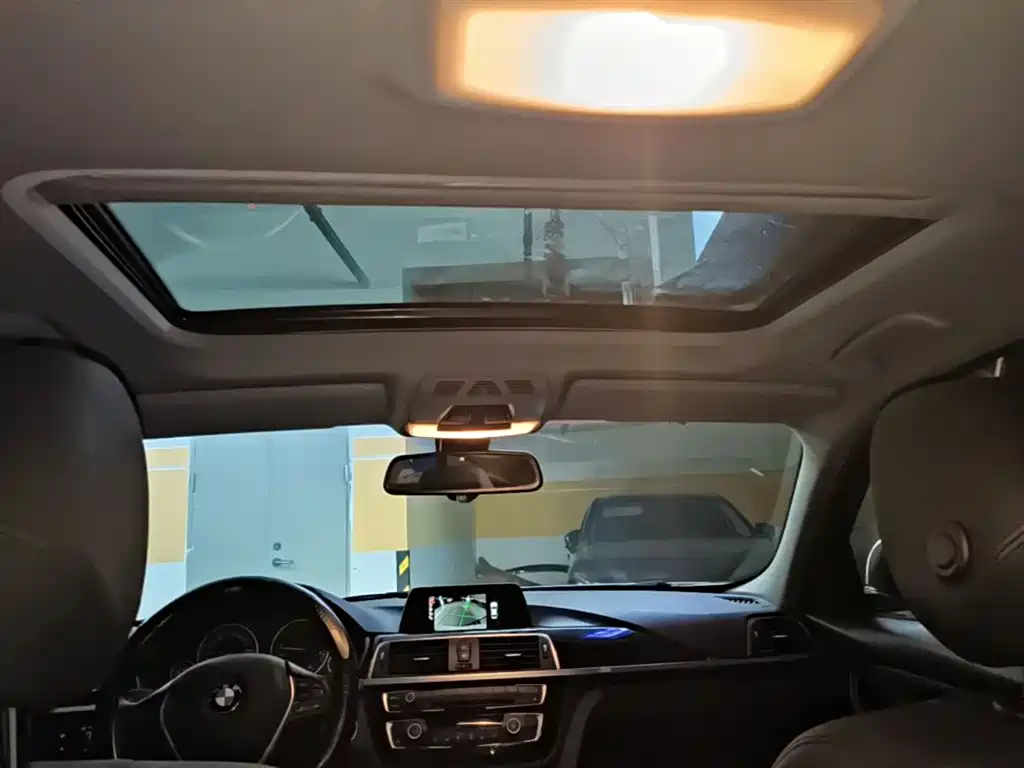 BMW 3 Series 2016 — фото 18