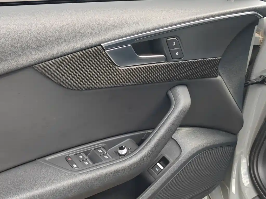 Audi A4 2022 — фото 14