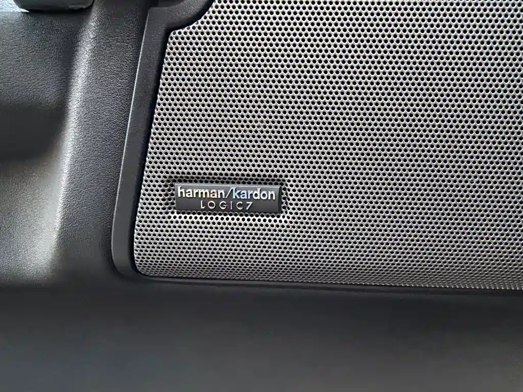 Land Rover Discovery 2011 — фото 10