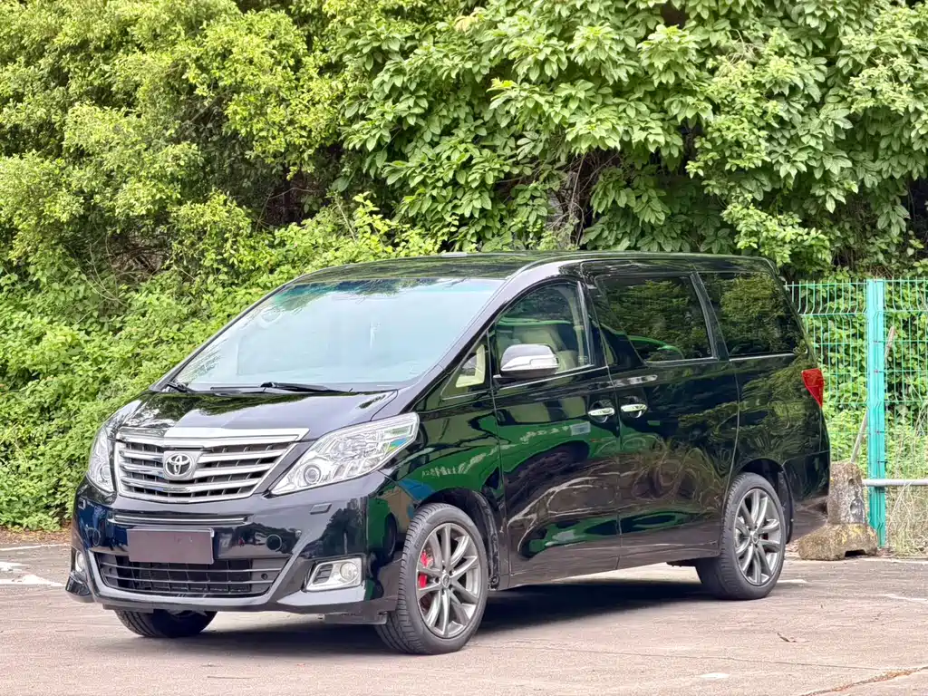 Toyota Alphard 2012